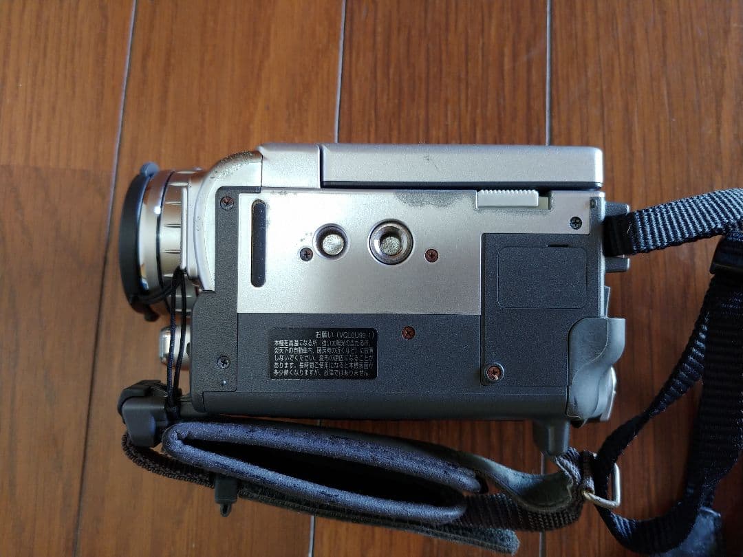 オマケ付き　Panasonic　NV-GS70K-S デジタルビデオカメラ