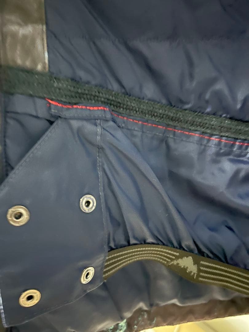 美品　Burton dhaka スノーボードウェア　Lサイズ　柄物