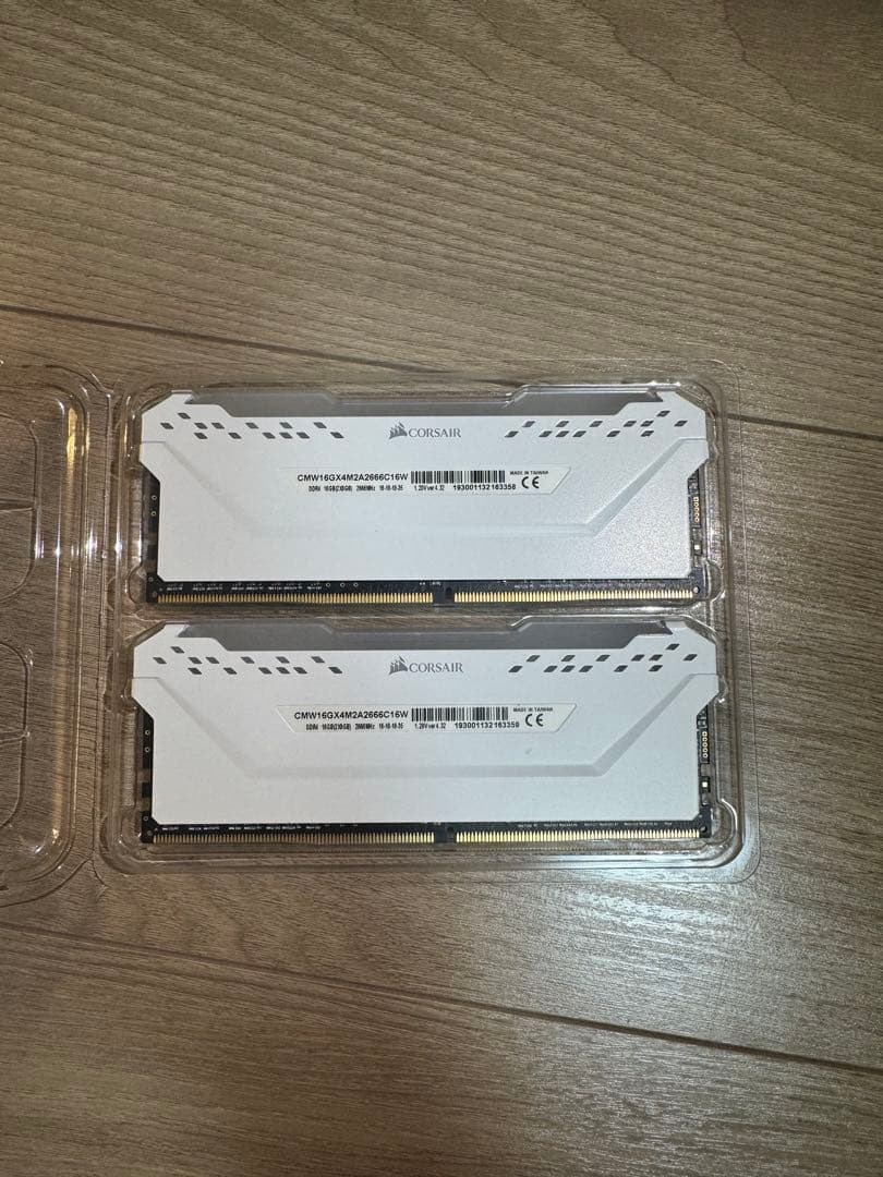 Corsair VENGEANCE RGB PRO 16GB（8GB×2）