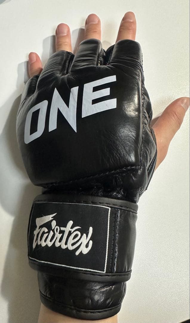 Fairtex ONE オープンフィンガーグローブ Mサイズ ブラック