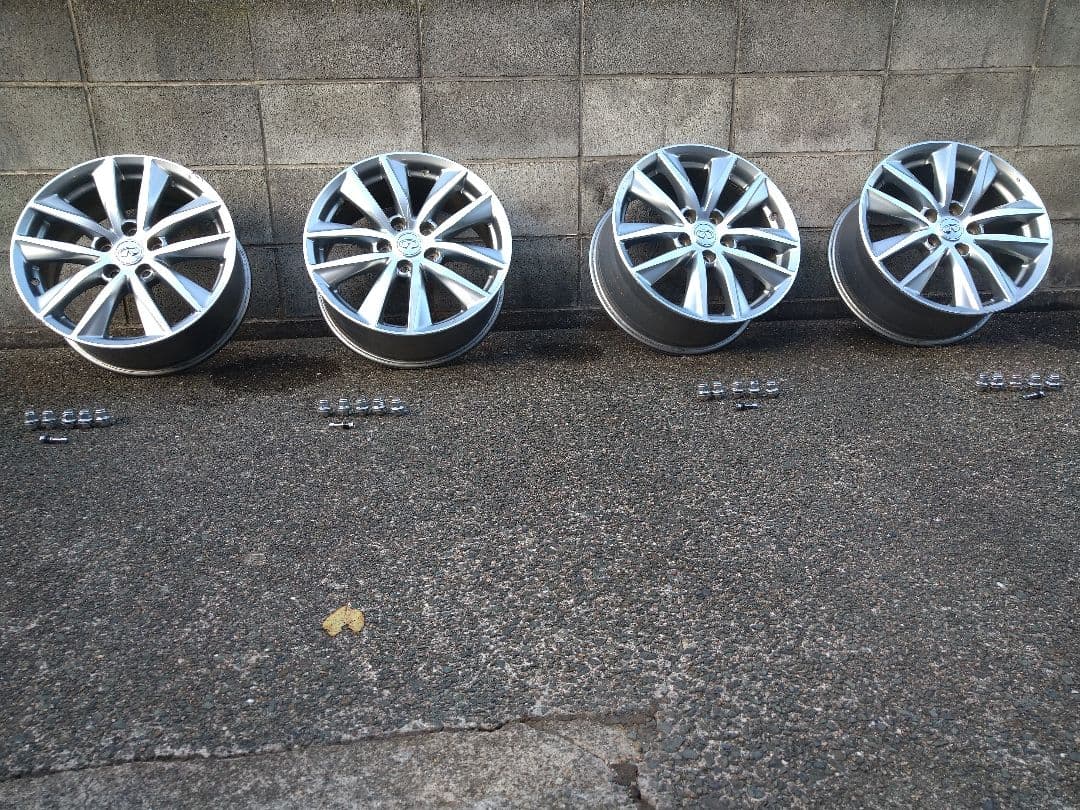 日産V37スカイライン純正17インチアルミホイール4本中2本セット②