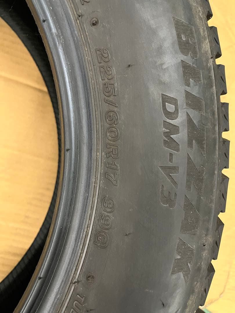 ブリヂストン BLIZZAK DM-V3 225/60R17