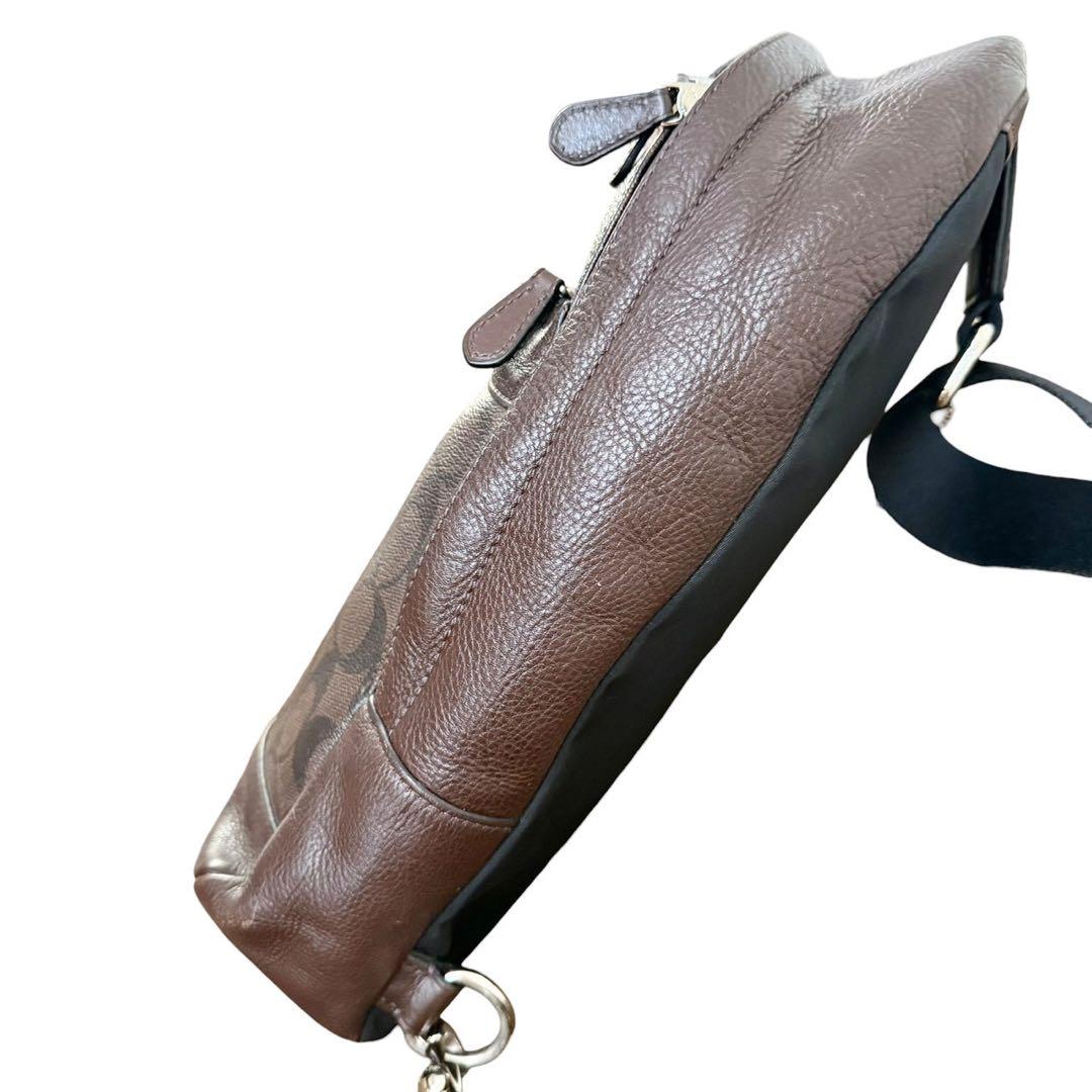 COACHショルダーバッグ　ボディバッグ