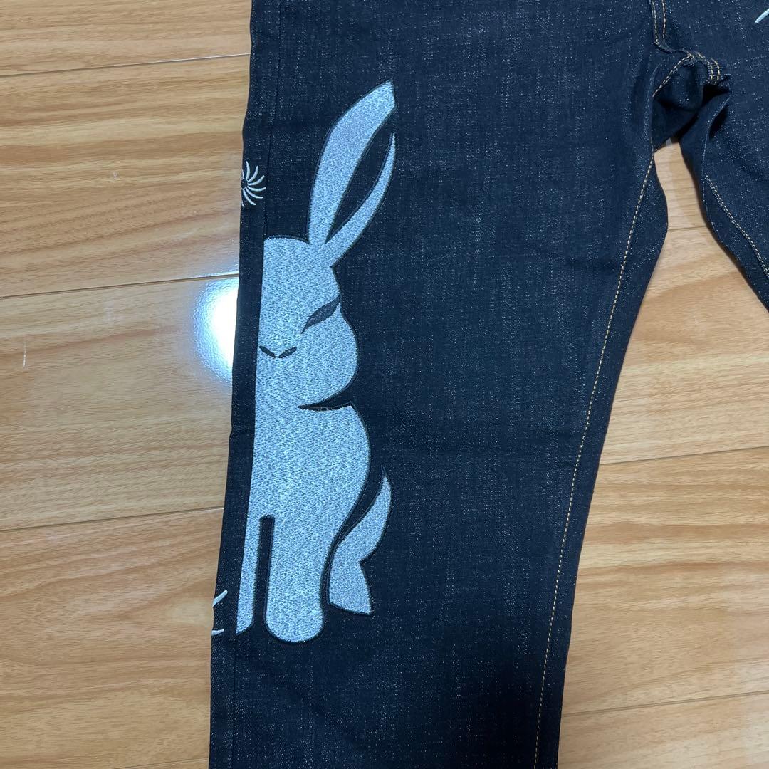 黒菟華　kurotoka 刺繍　デニムパンツ