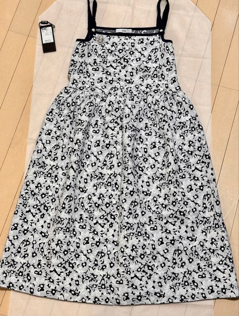 René 2024年　極美品　タグ付き　お花柄ワンピース