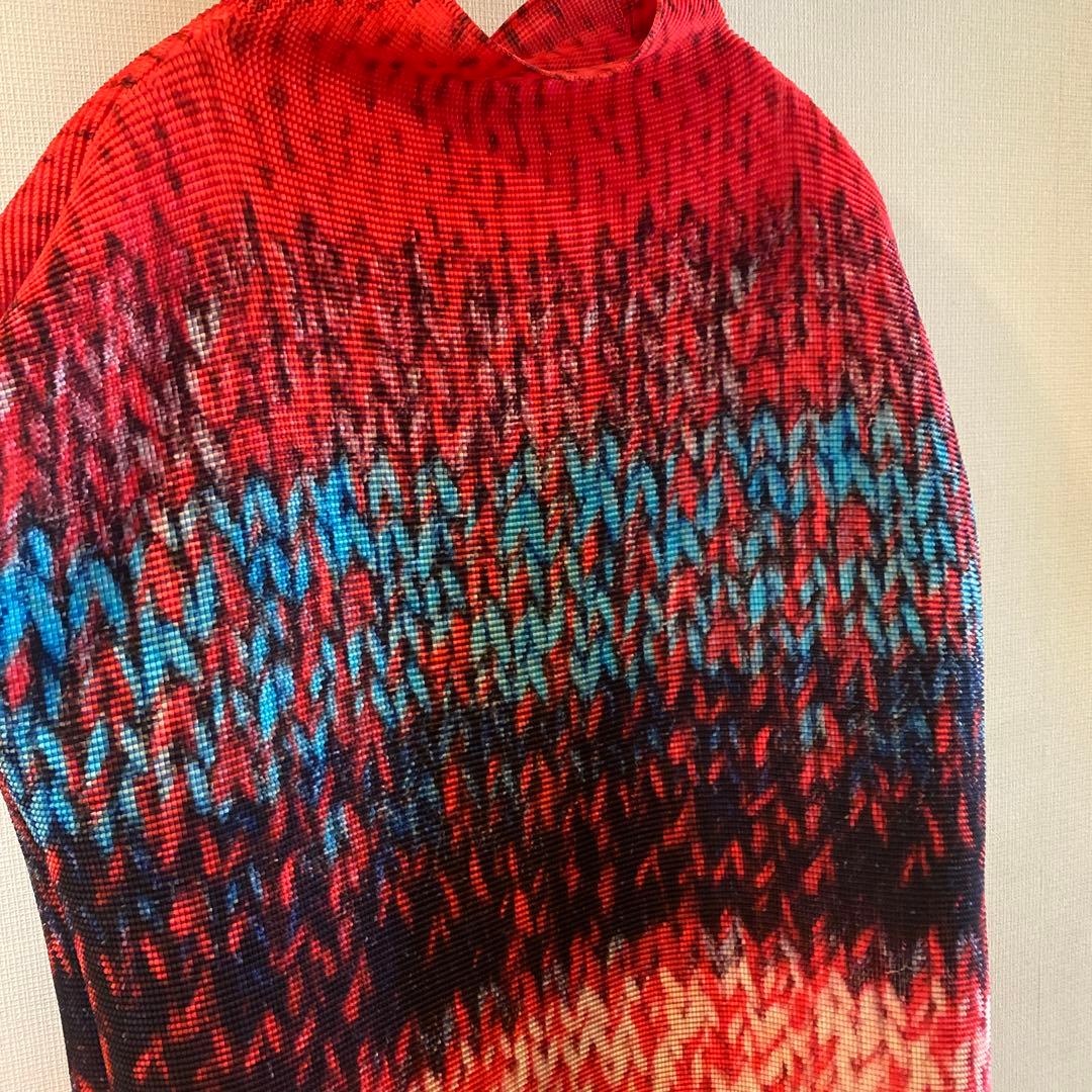 ISSEI MIYAKE me 半袖 Tシャツ 赤・青・黒