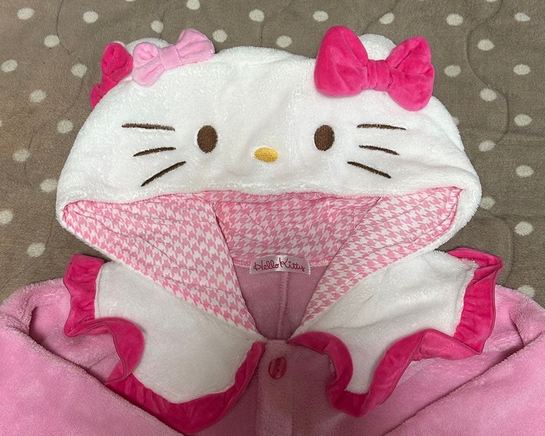 ハローキティ　着ぐるみ