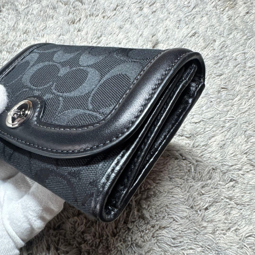 COACH コーチ 三つ折り財布 フラップ式 シグネチャー柄 ブラック