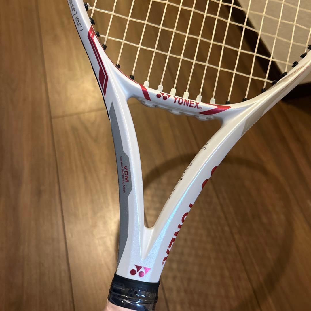 大坂なおみモデル YONEX EZONE ホワイト/ピンク