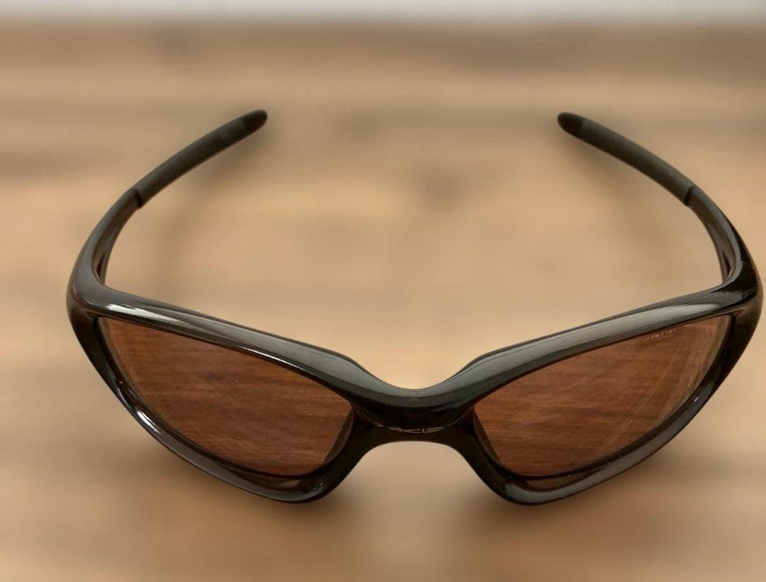 OAKLEY サングラス　箱・ケース付き　フレームカラーブラウン