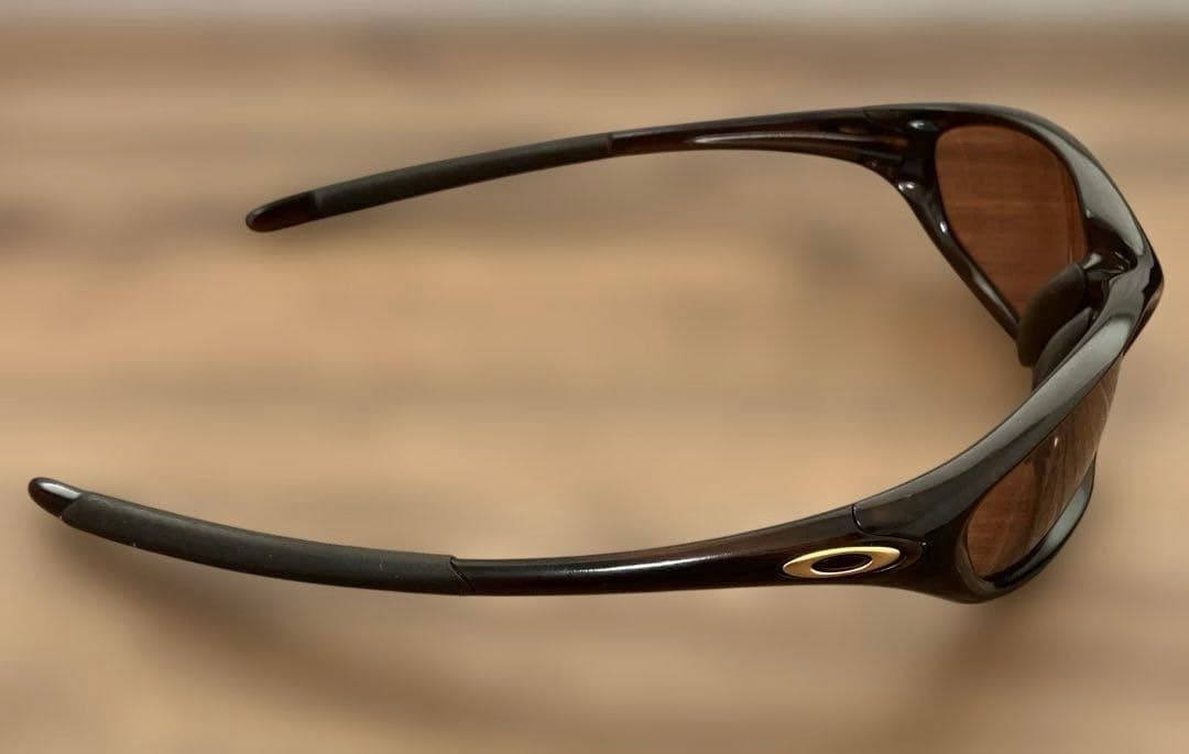 OAKLEY サングラス　箱・ケース付き　フレームカラーブラウン