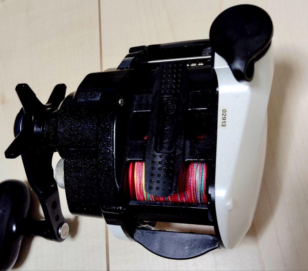 シマノ電動リールプレイズ1000美品 未使用のシマノ純正ブラックパワーコード付き