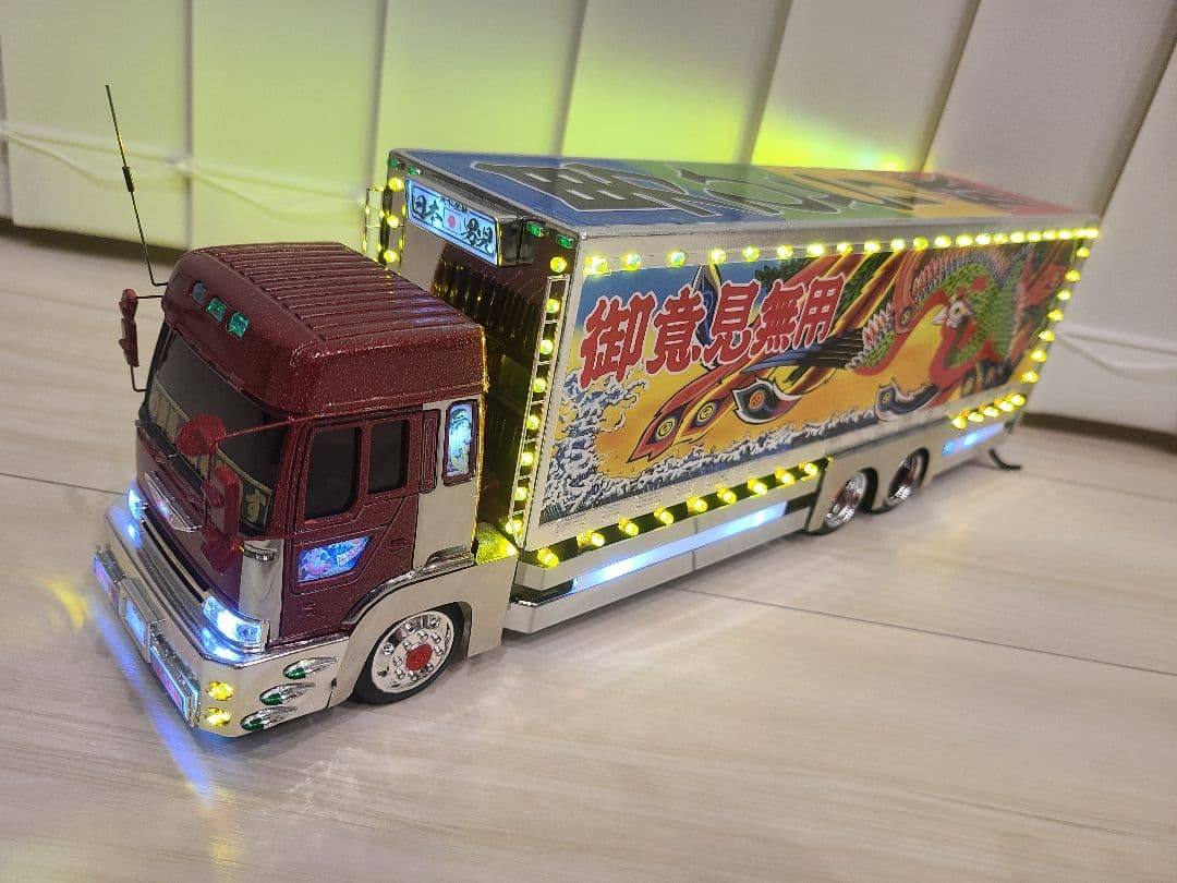 1/32スケールデコトララジコン！フルLED発光！トラック野郎！日野プロフィア！