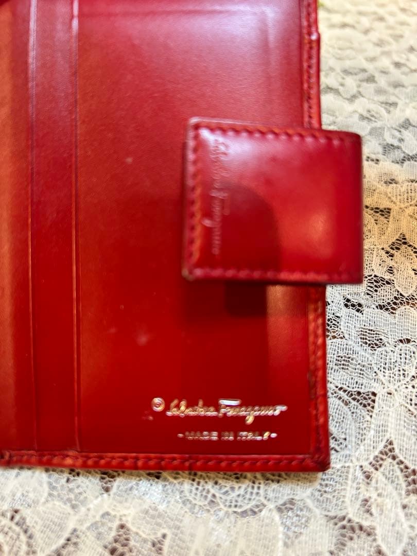 Salvatore Ferragamo レッド名刺入れ