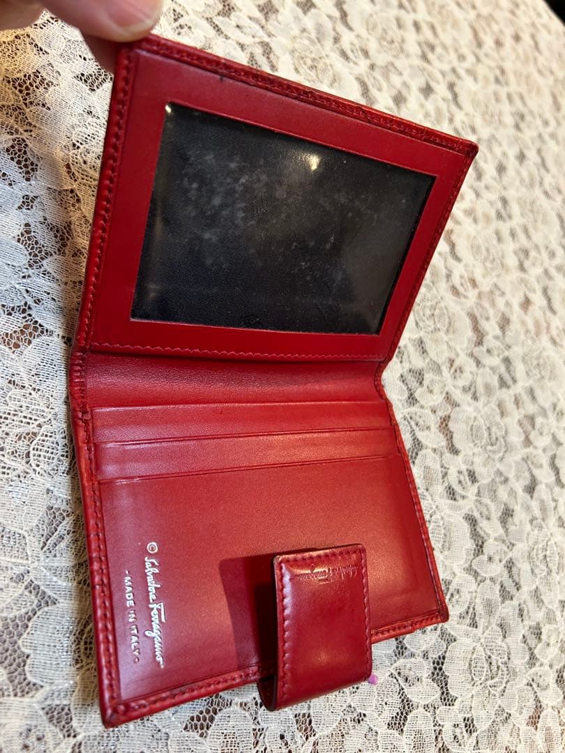 Salvatore Ferragamo レッド名刺入れ