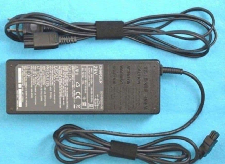 新品 2.5Ah バイク技術研究所　電動自転車 バッテリー　未使用品充電器付属