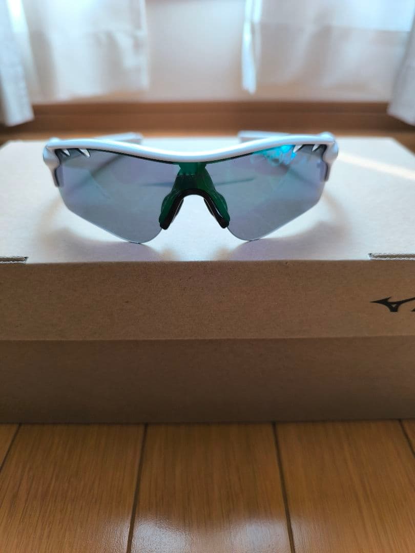 Oakley レーダーロックパス　緑　白