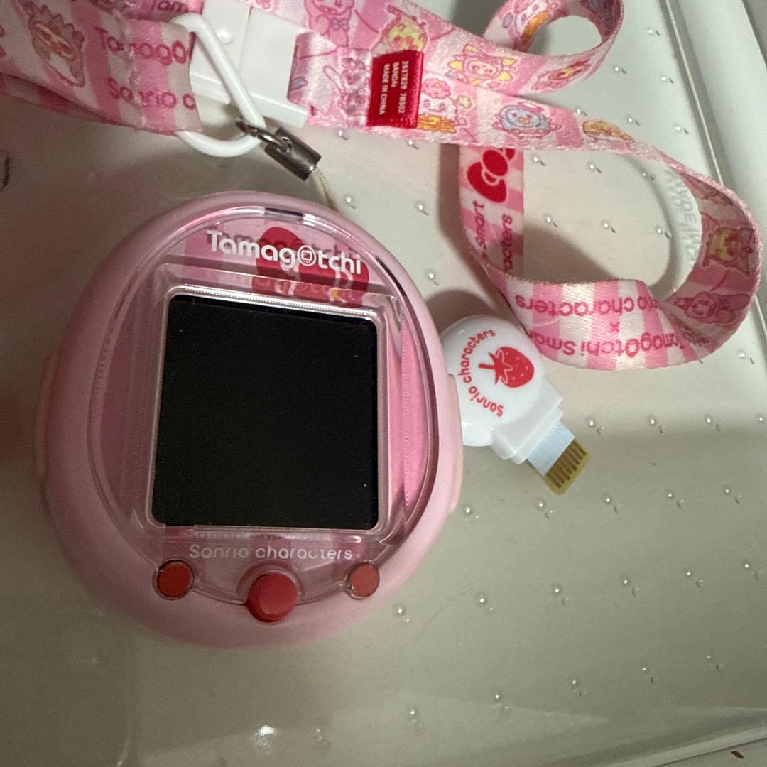 【週末値下】Tamagotchi Smart サンリオコラボ たまスマカード付き