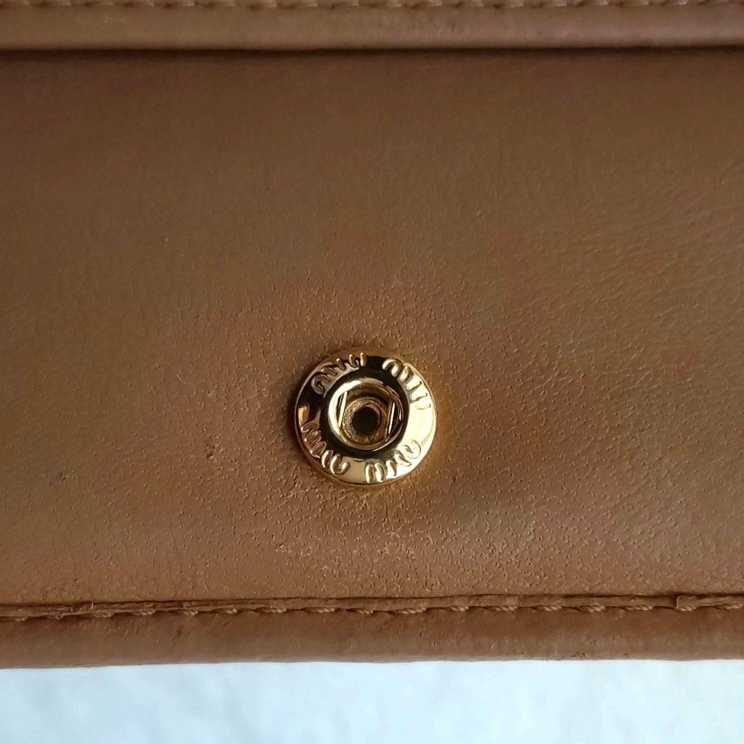 MIUMIU 折り財布 マテラッセ ゴールドロゴ RFID搭載 キャメル系