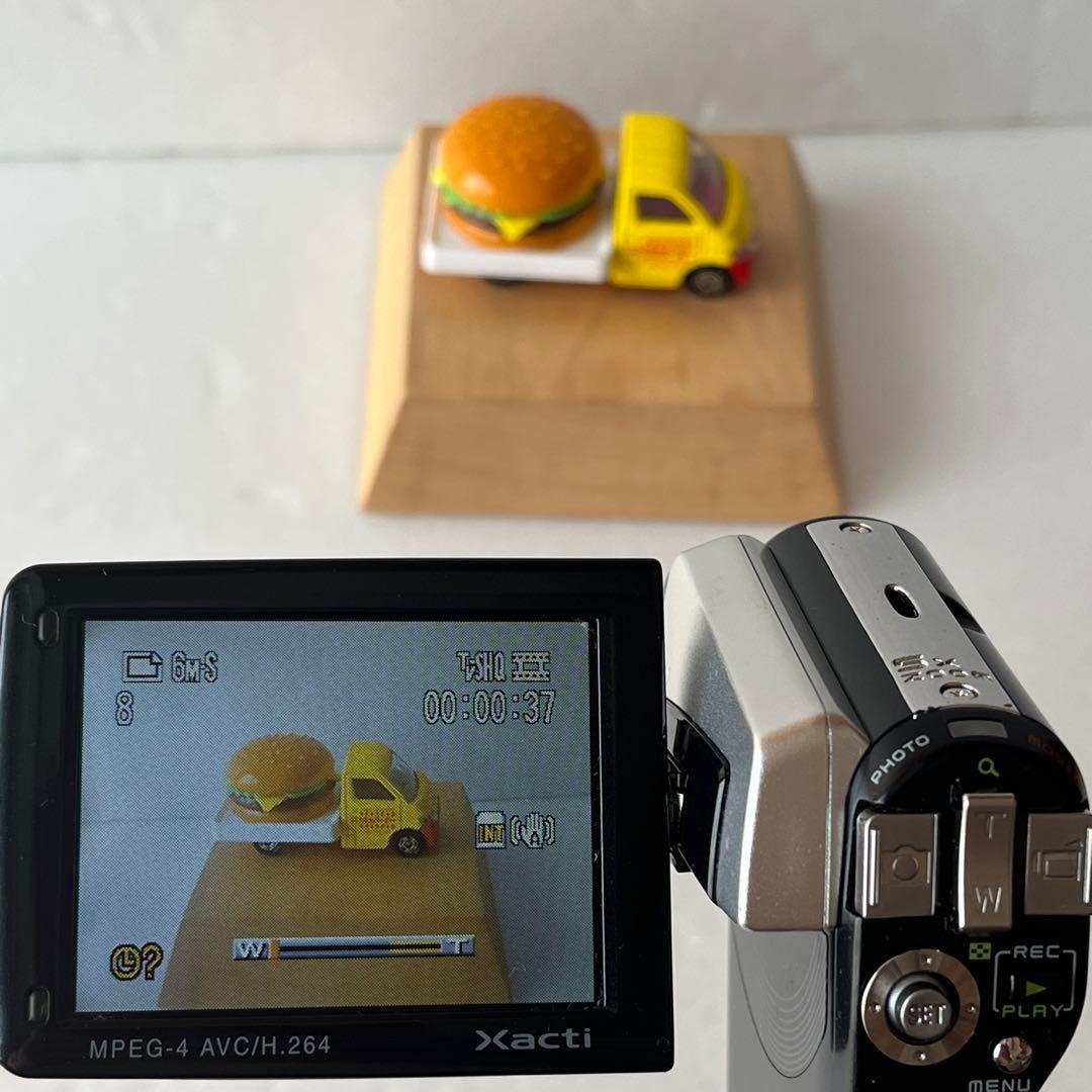 SANYOデジタルムービーカメラXacti DMX-CG65シルバー⭐️実働美品