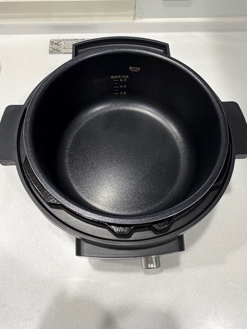 【美品】アイリスオーヤマ 電気圧力鍋 4L 時短料理　ブラック　KPC-MA4