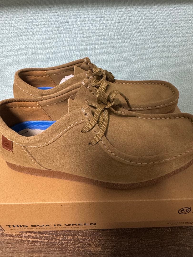 Clarks ベージュ スエード モカシン