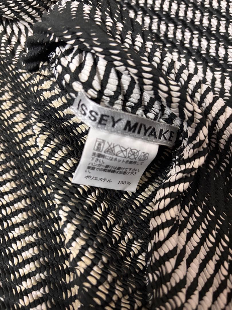 ISSEY MIYAKE 総柄 テーラードジャケット