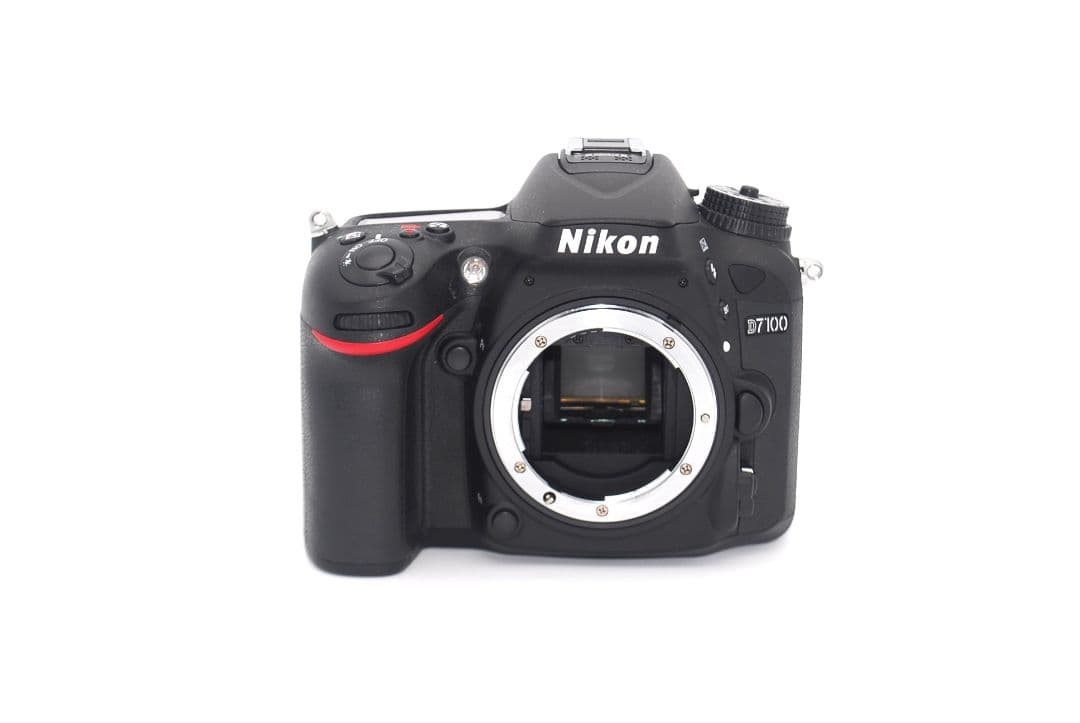 S回数2101回のみ♪Nikon D7100 ボディ♪