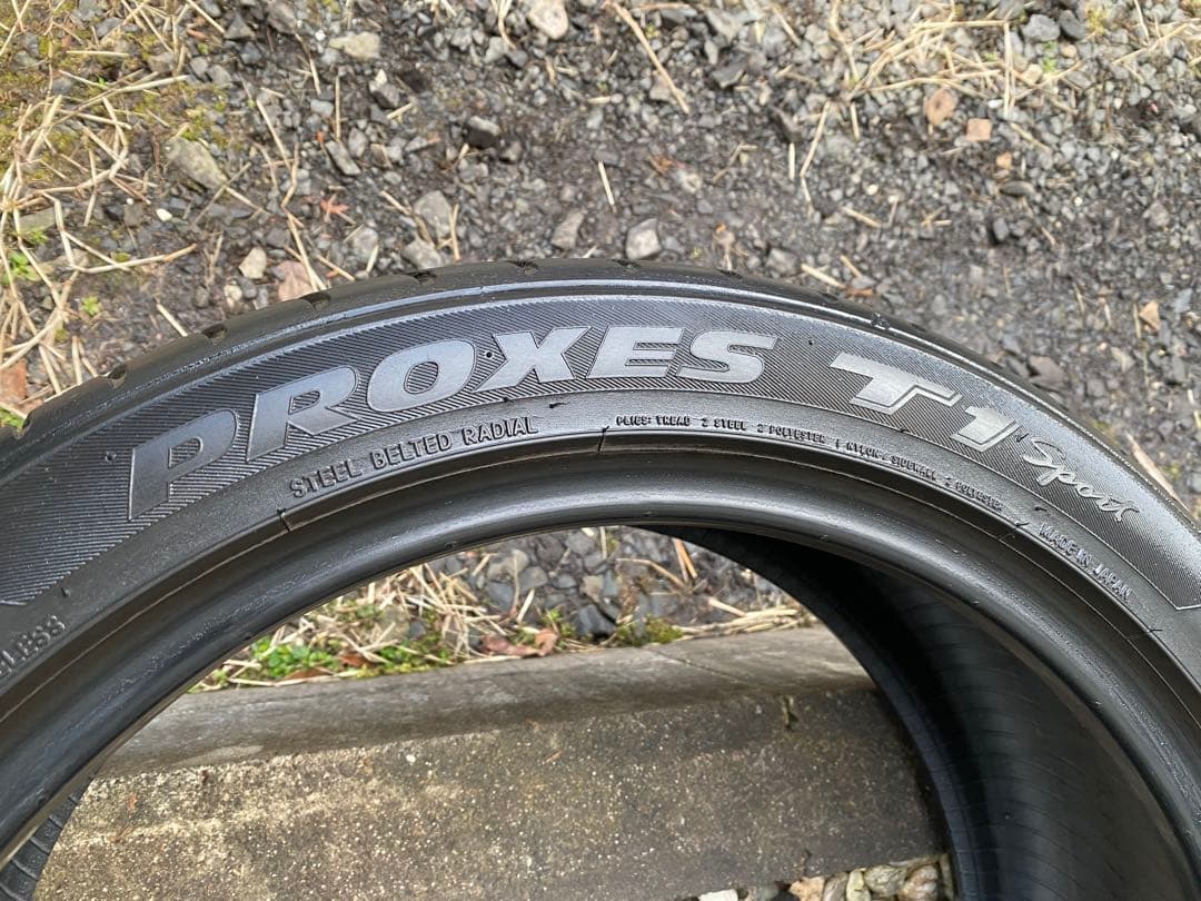 ①akira！TOYOトーヨー 215/45R18 夏タイヤ　2本