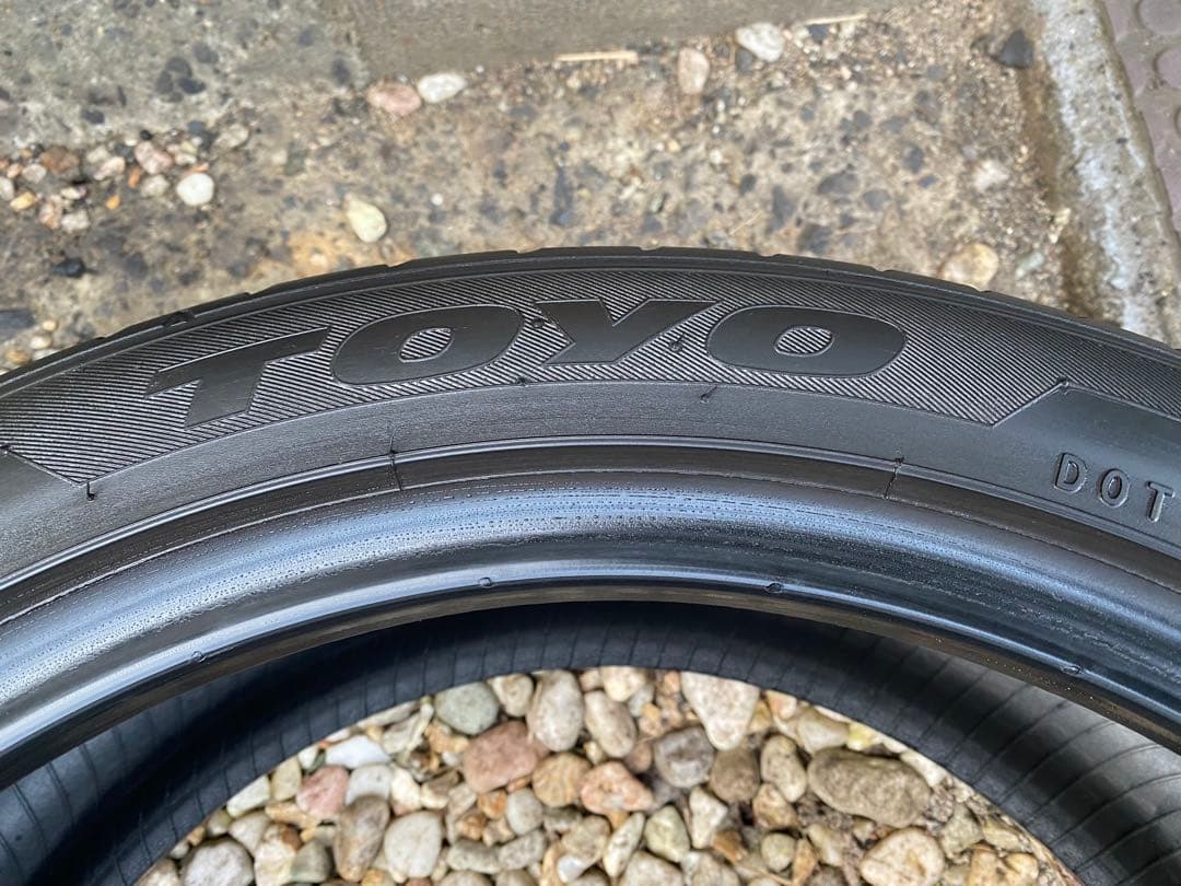 ①akira！TOYOトーヨー 215/45R18 夏タイヤ　2本