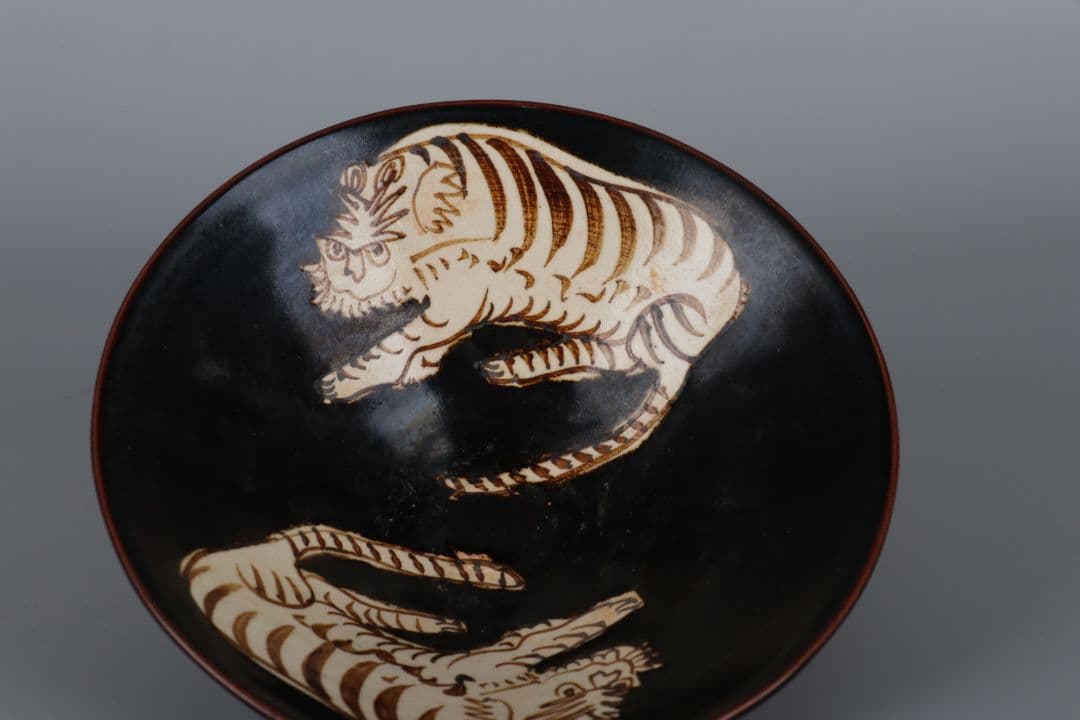 宋吉州窯手彫り絵画虎柄笠椀  景徳鎮 陶磁器 装飾品 現代工芸品 美術品 置物