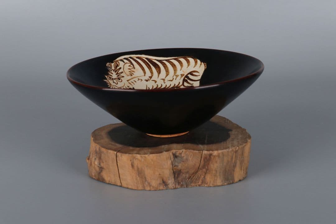 宋吉州窯手彫り絵画虎柄笠椀  景徳鎮 陶磁器 装飾品 現代工芸品 美術品 置物