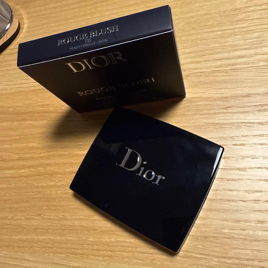 Dior パウダーチーク 732 ピーチ コロール サテン
