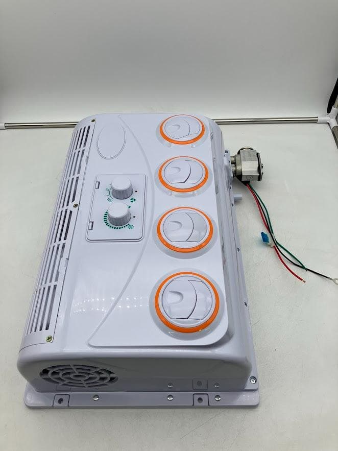 カーエアコン　並行輸入品　12V　トラック　キャンピングカー　蒸発器