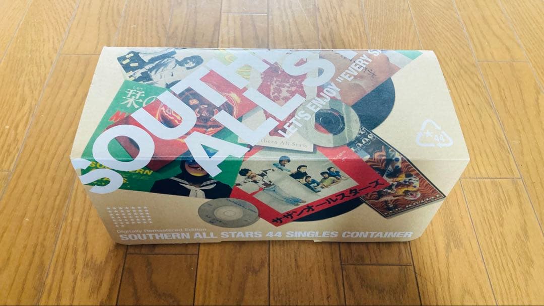 邦楽 SOUTHERN ALL STARS 44 SINGLES CONTAINER