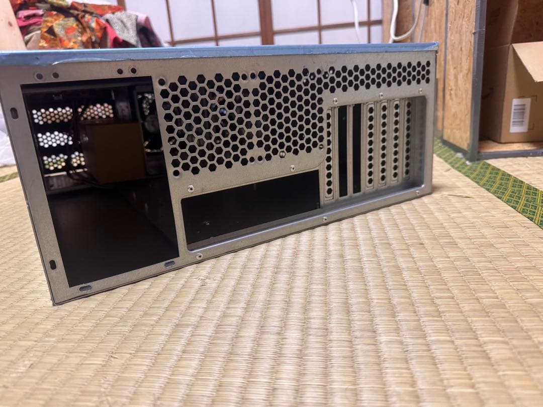サーバー用ケース　2つ