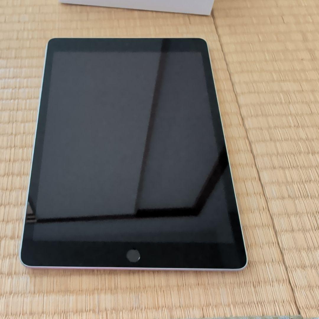 iPad シルバー 本体 ９世代　and　pencil第一世代　箱あり