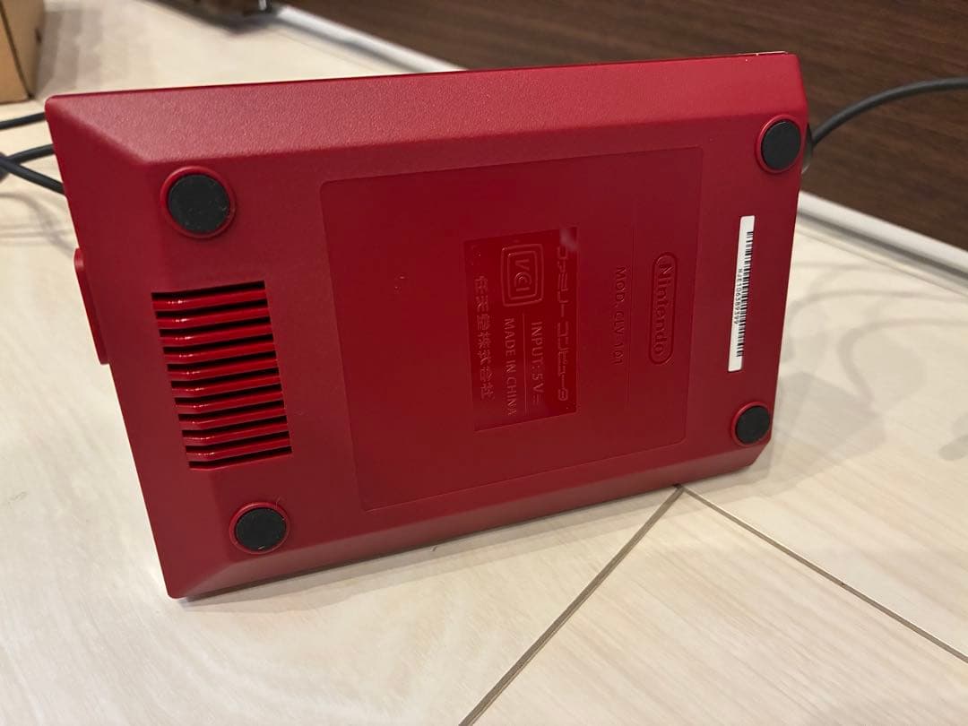 アダプタ付　ニンテンドークラシックミニ ファミリーコンピュータ