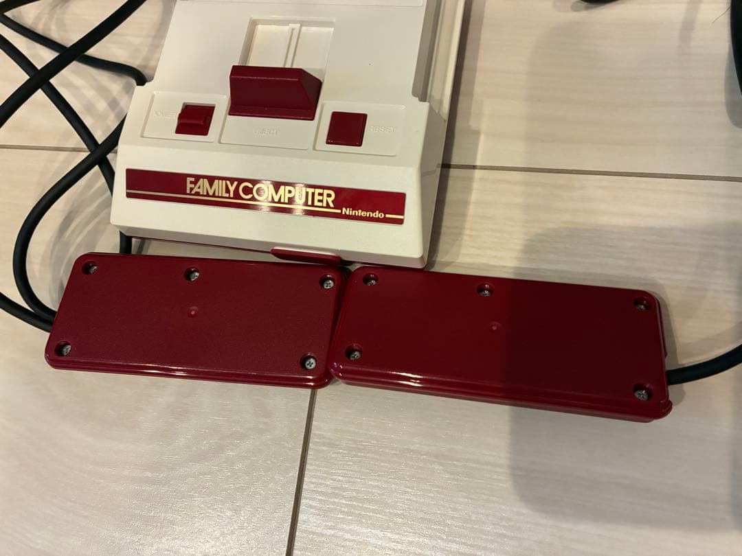 アダプタ付　ニンテンドークラシックミニ ファミリーコンピュータ