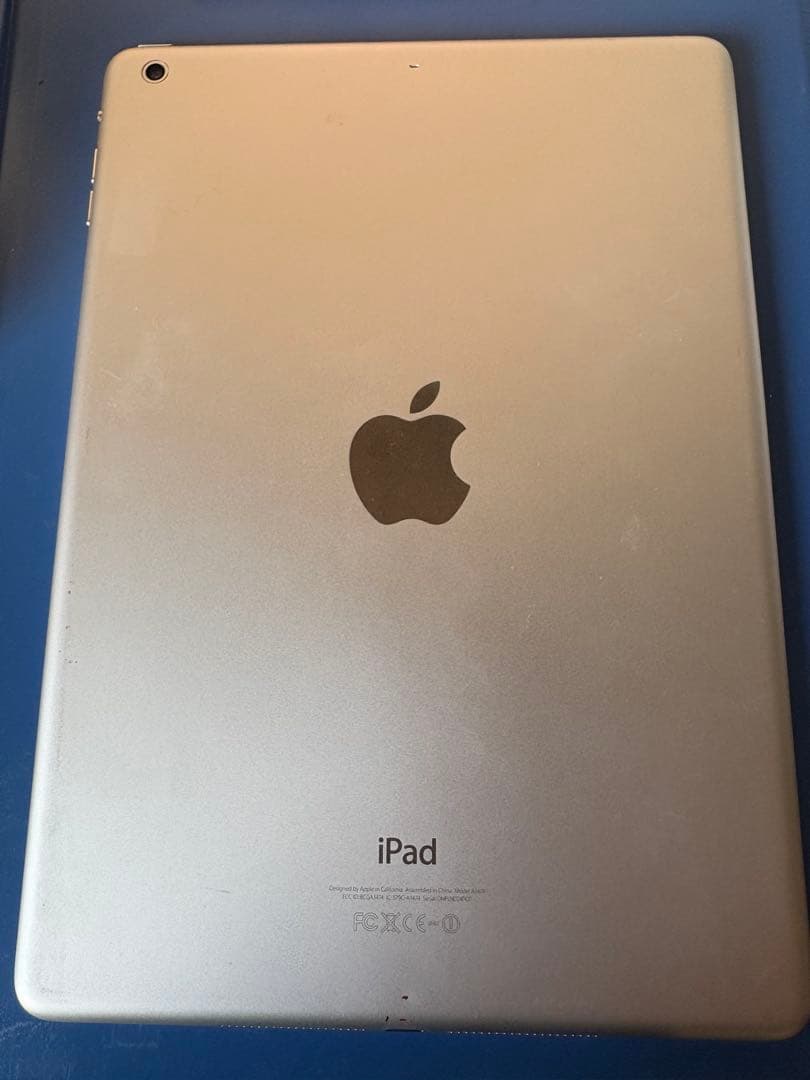 iPad本体 Apple iPad Air 128GB