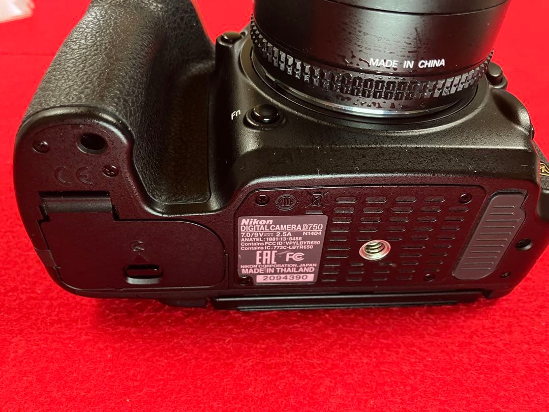 衝撃　決算値下げ！　Ｄ750 Ｓ数11700回 50mm1.8付き