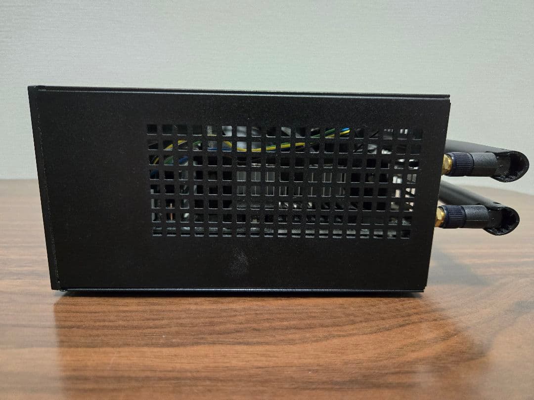 DeskMini 310 i3-8100 メモリ8GB アンテナ増設 箱付き