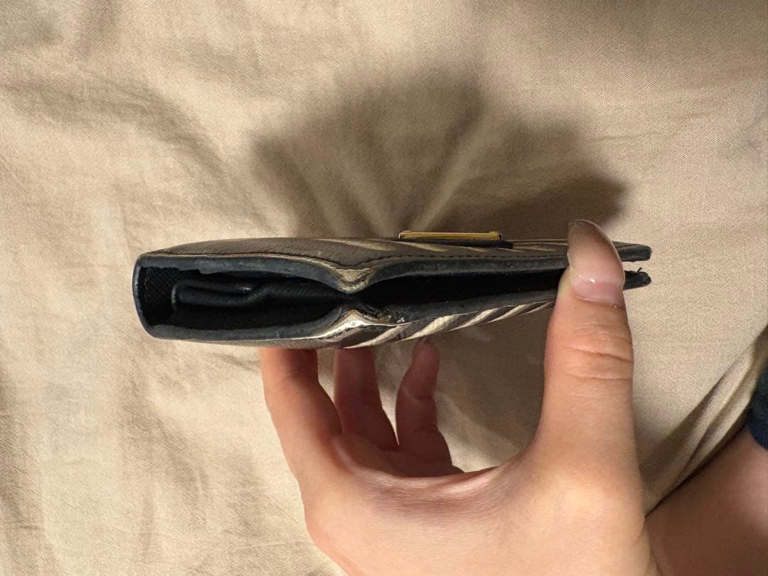 PRADA 口紅柄 二つ折り財布