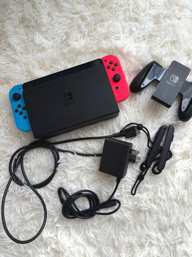 Nintendo Switch 本体 青と赤ジョイコン