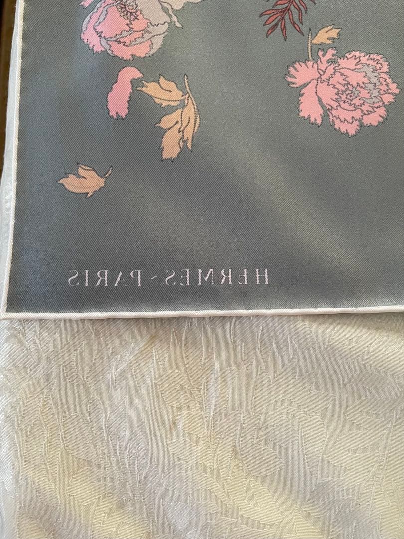 【新品・未使用品】エルメスRobe Légère カレ90スカーフ