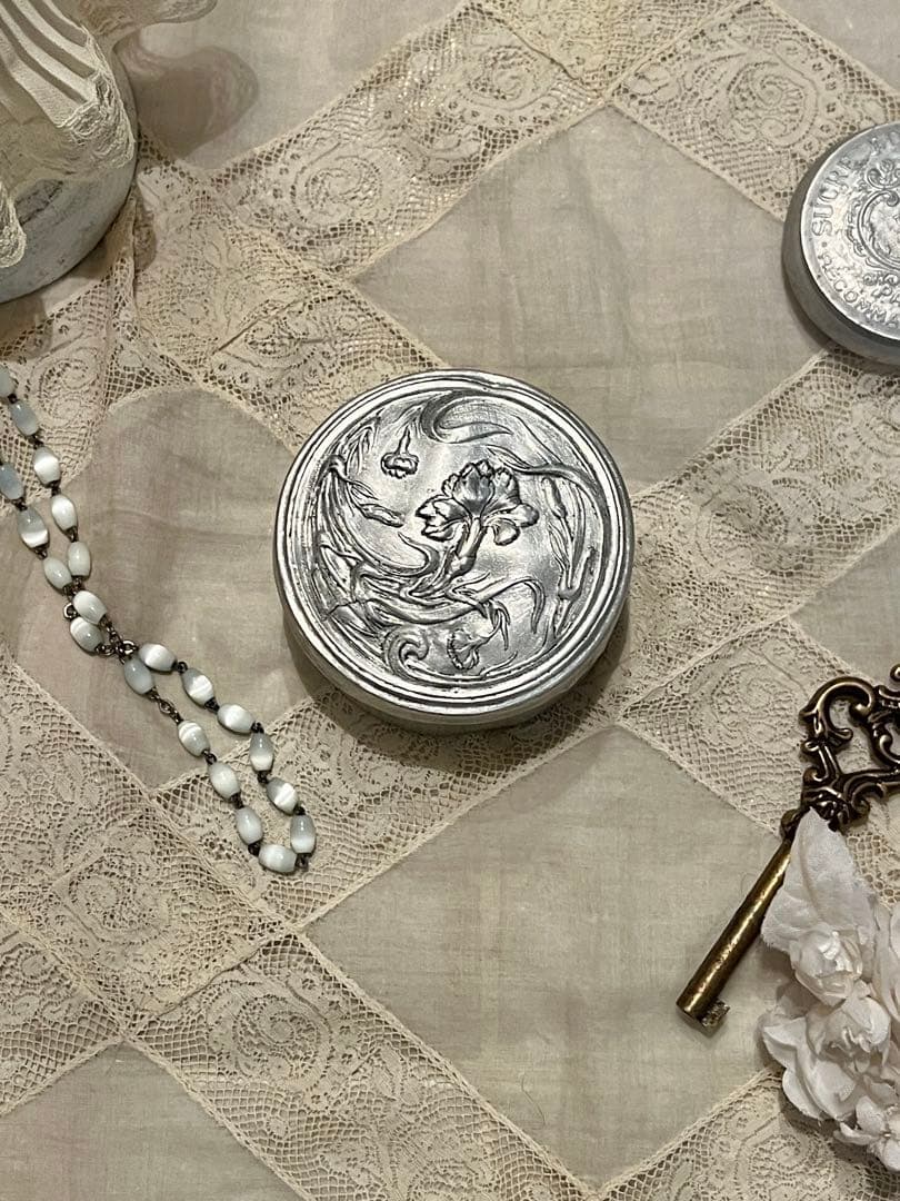 ◆フランスアンティーク｜シルバー缶Aアルミ製蓋付き小物入れ花アールヌーボーケース
