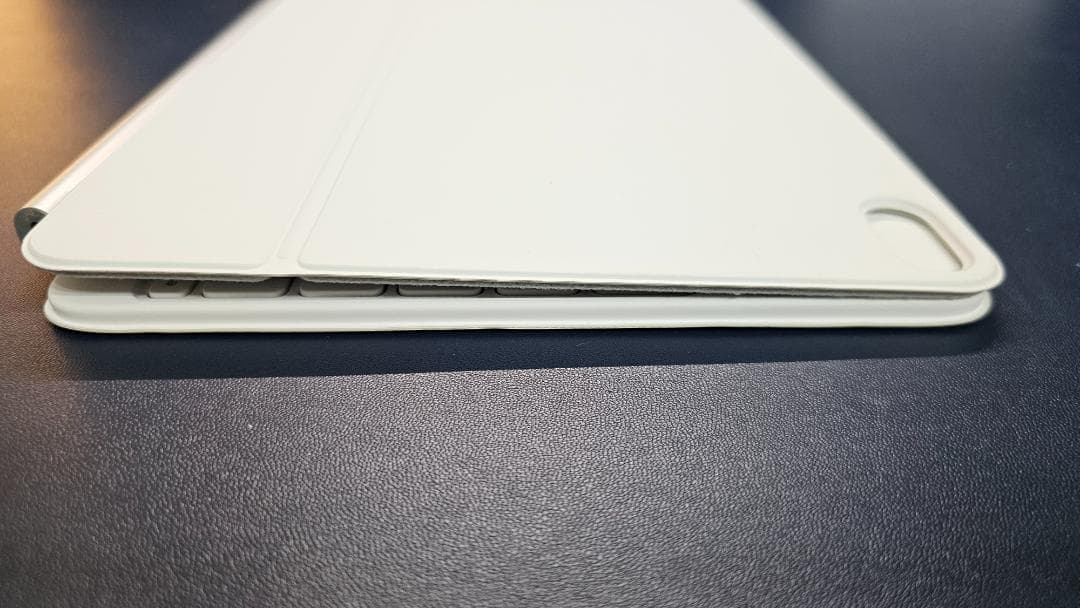 【美品】Apple iPad Air M3 + Magic Keyboard