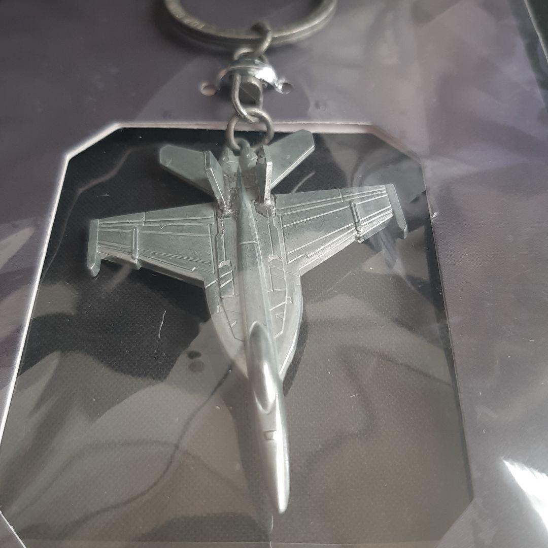 トップガンマーヴェリックキーホルダーF/A-18 F-14ピンバッチの3個セット