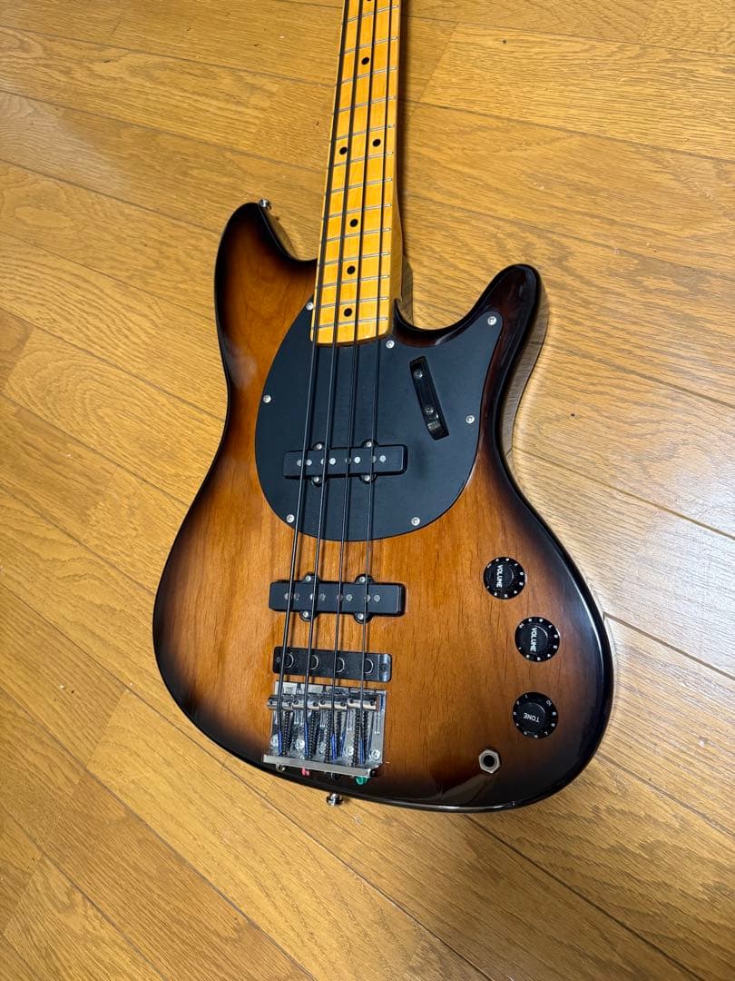 エレキベース　オリジナル　ショートスケール