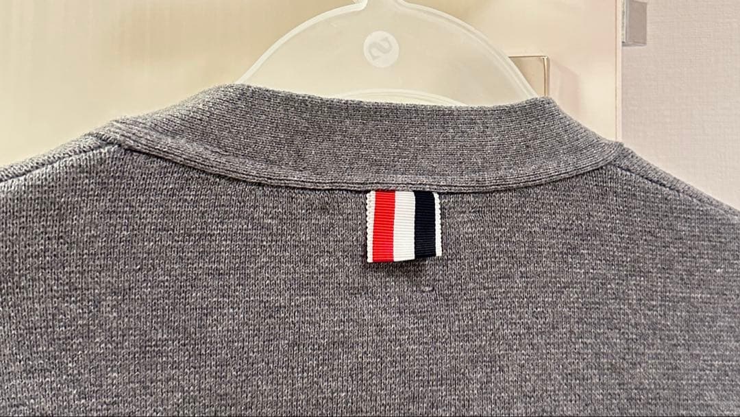 【美品】THOM BROWNE グレー Vネックカーディガン カシミア